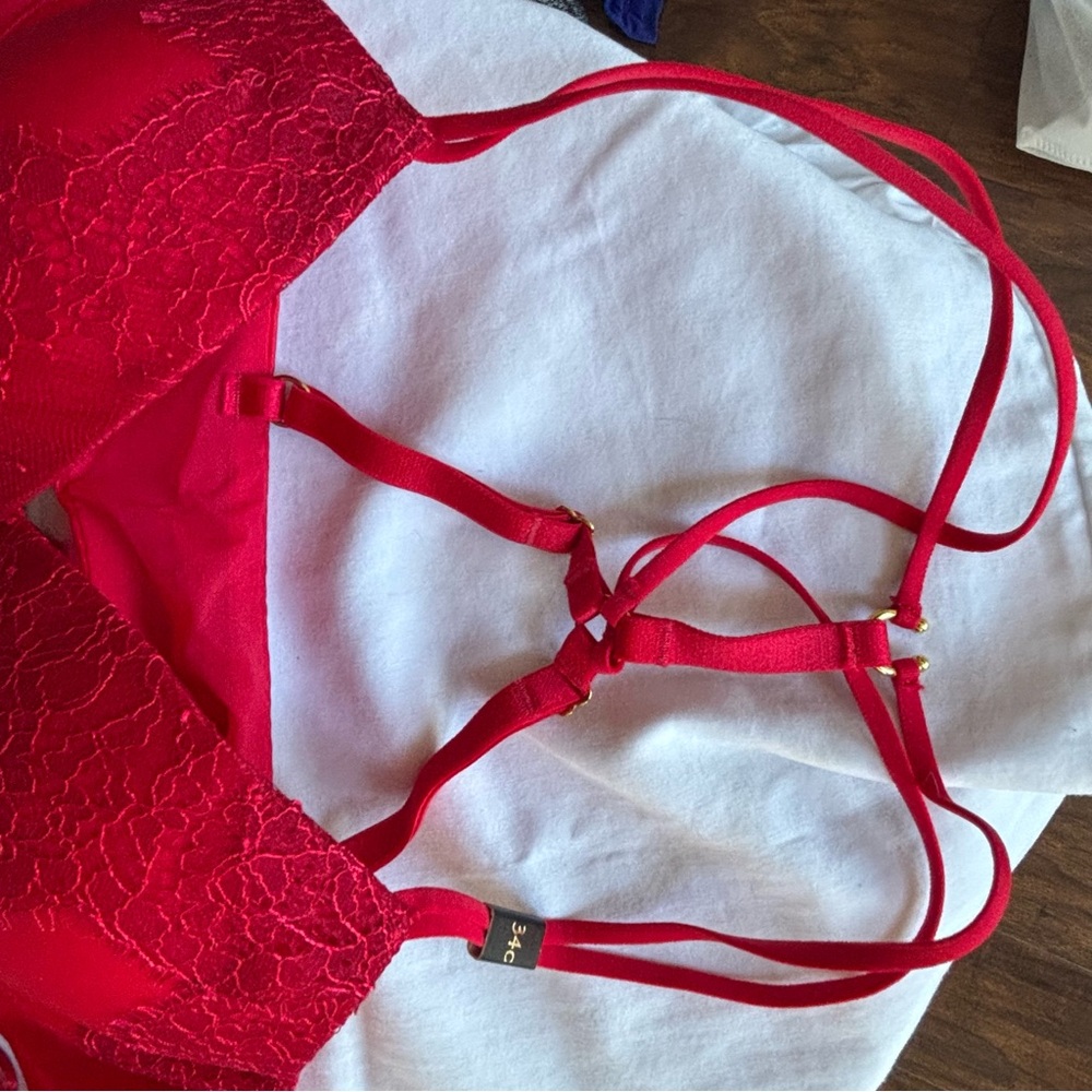 Victoria's Secret Red Lace Bra Set - Picture 4 of 10